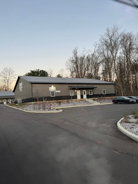 More Photos Of 7765 Milhouse Rd, Indianapolis Light Distribution For Lease