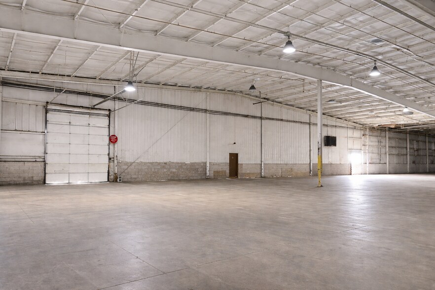 More Photos Of 1631 Dove St, Port Huron Warehouse For Lease