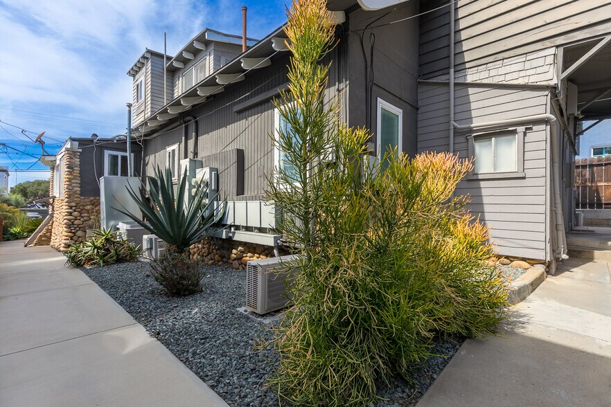 More Photos Of 2141 Front St, San Diego Apartments For Sale