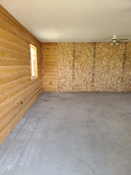 More Photos Of W5285 Highway 82, Mauston Self Storage For Lease