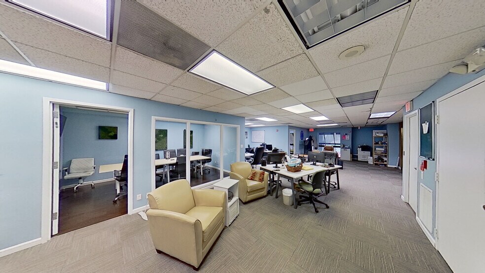 More Photos Of 727 15th St NW, Washington Office For Lease