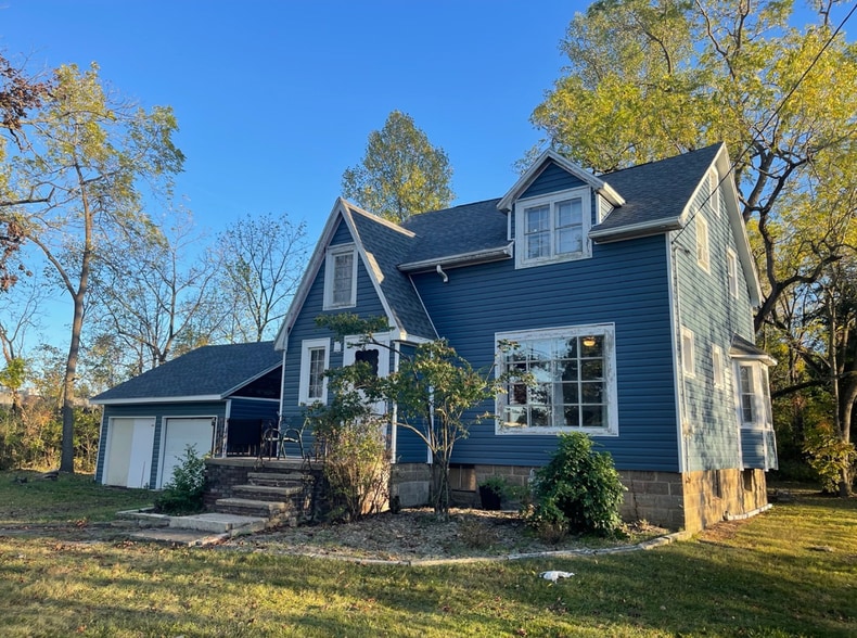 More Photos Of 711 W Bagley Rd, Berea Unknown For Lease