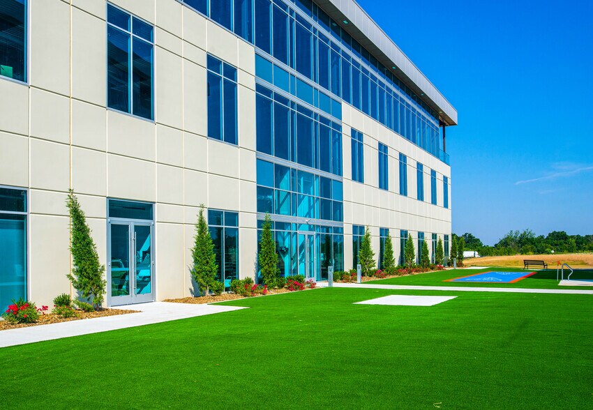 More Photos Of 2500 NE 11th St, Bentonville Coworking Space