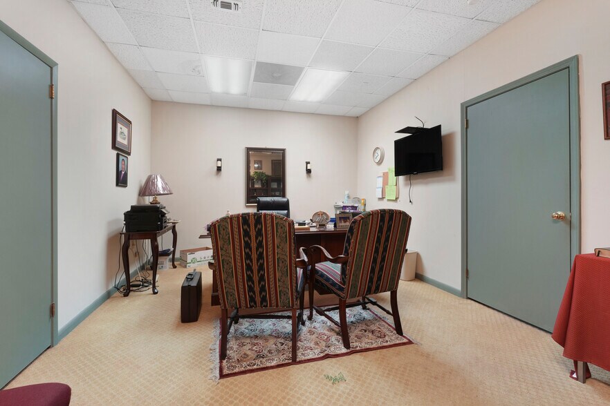 More Photos Of 4544 S Court St, Montgomery Specialty For Sale