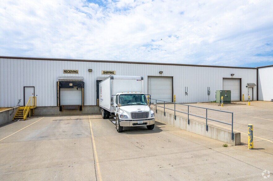 More Photos Of 1800 Hull Ave, Des Moines Manufacturing For Lease