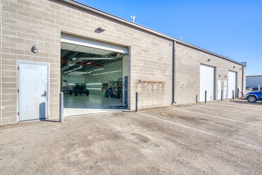 More Photos Of 3600 Stagecoach Rd, Longmont Industrial For Lease