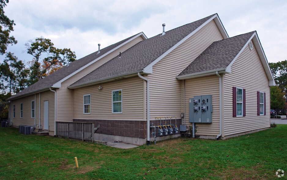 More Photos Of 5970-5976 Route 25A, Wading River Medical For Lease