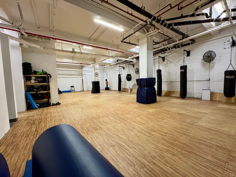 More Photos Of 252 W 30th St, New York Apartments For Lease