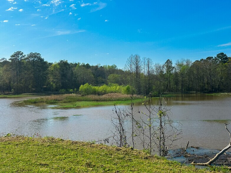 More Photos Of 1010 N Eufaula Ave, Eufaula Hotel For Sale