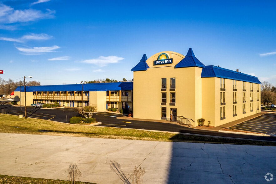 More Photos Of 10002 S Main St, Archdale Hotel For Sale
