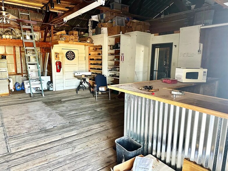 More Photos Of 1307 Elm St, Sweetwater Flex For Sale