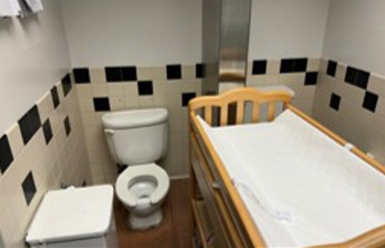 More Photos Of 4444 Arlington Blvd, Arlington Religious Facility For Lease