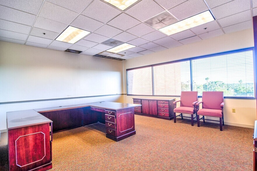 More Photos Of 1150 Cleveland St, Clearwater Office For Lease
