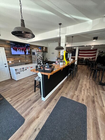 More Photos Of 110 Main St, Parkville Freestanding For Lease