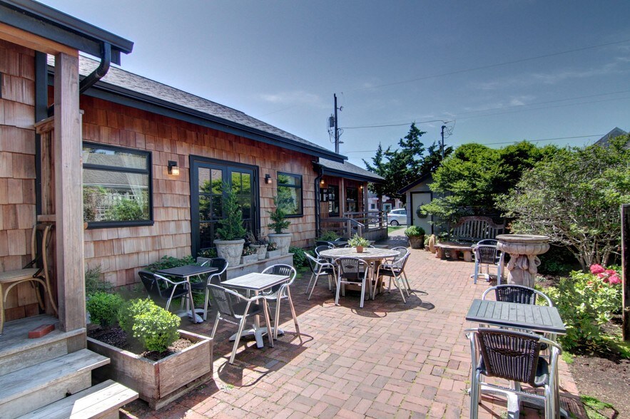 More Photos Of 263 N Hemlock St, Cannon Beach Restaurant For Sale