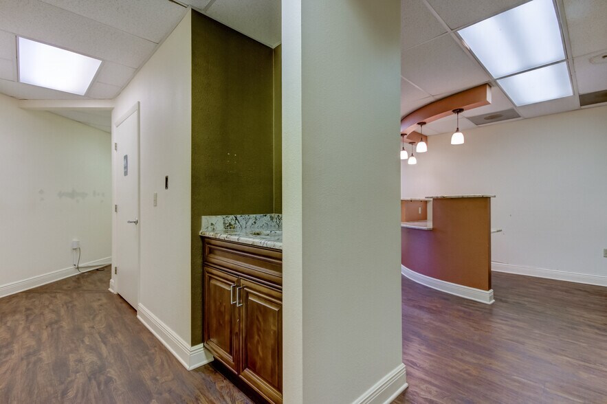 More Photos Of 4021 Central Ave, Saint Petersburg Medical For Lease