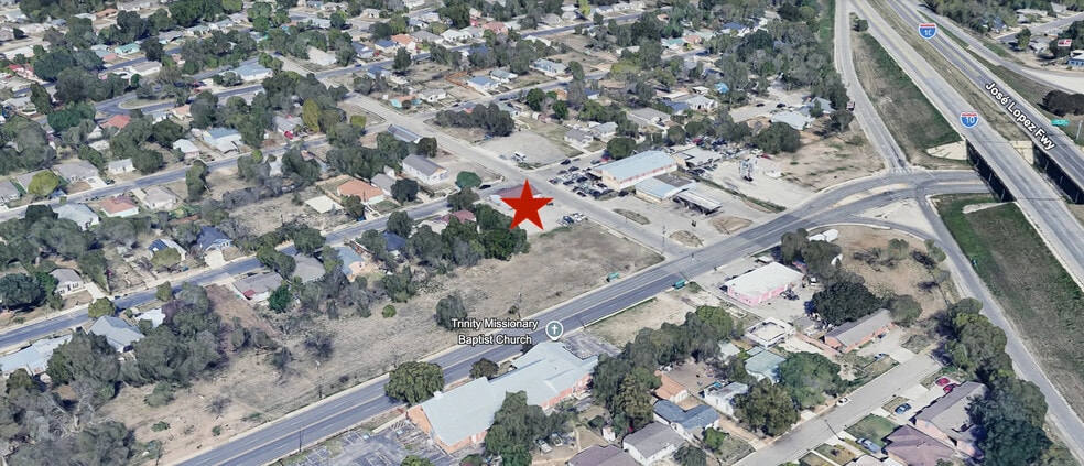 More Photos Of 303 Bellinger St, San Antonio Bar For Sale