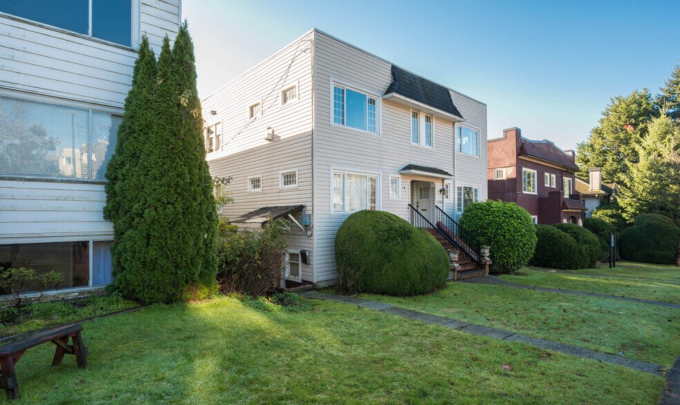 More Photos Of 2466 W 4th Ave, Vancouver Apartments For Sale