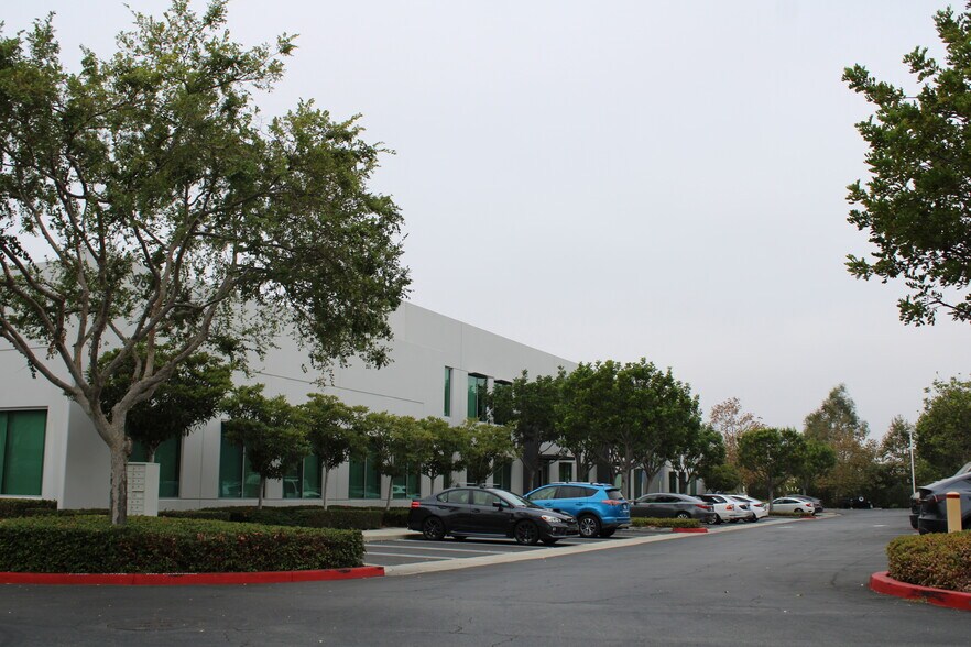 More Photos Of 9660-9690 Research Dr, Irvine Warehouse For Lease