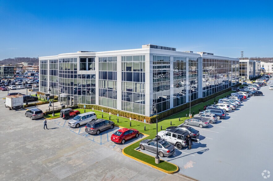 More Photos Of 1991 Marcus Ave, New Hyde Park Medical For Lease