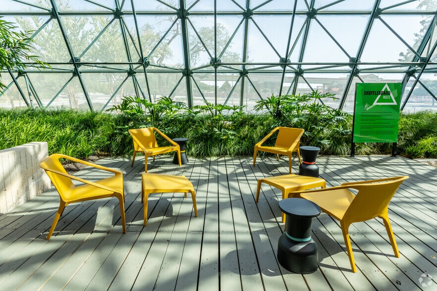 More Photos Of 84 NE Loop 410, San Antonio Office For Lease