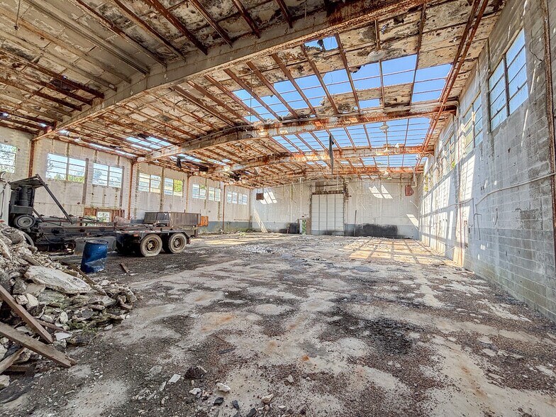 More Photos Of 51 Lashunda Jones Dr, Munford Industrial For Sale