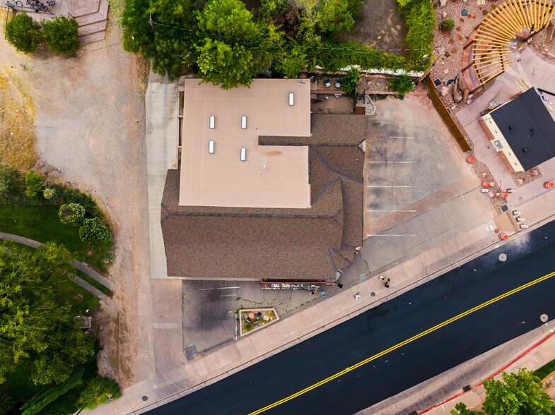 More Photos Of 694 Zion Park Blvd, Springdale Storefront Retail Residential For Sale