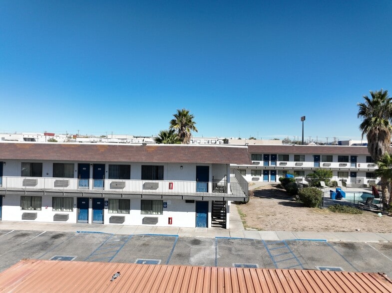 More Photos Of 11049 W Gateway Blvd, El Paso Hotel For Sale