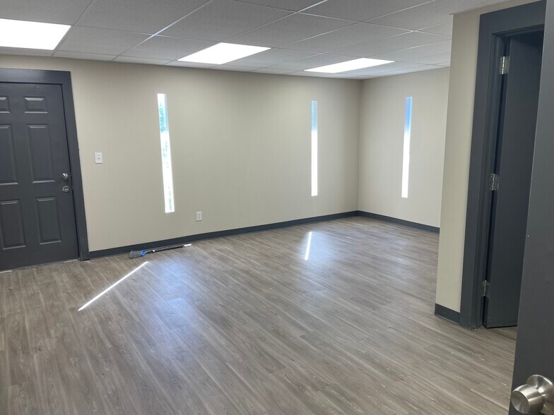 More Photos Of 3149 Lodge Rd, Huntsville Warehouse For Lease