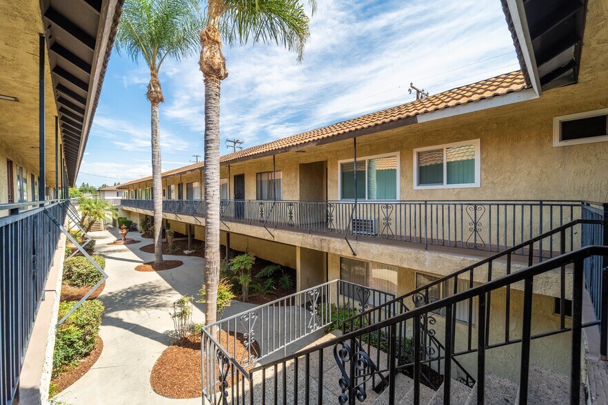 More Photos Of 2221 E Lenita Ln, Santa Ana Apartments For Sale