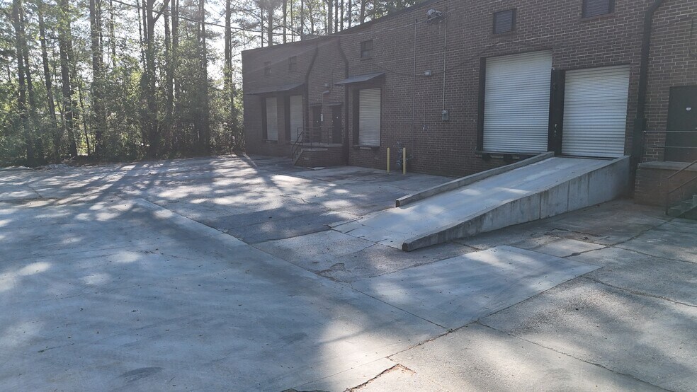 More Photos Of 3480 Oakcliff Rd, Doraville Unknown For Lease