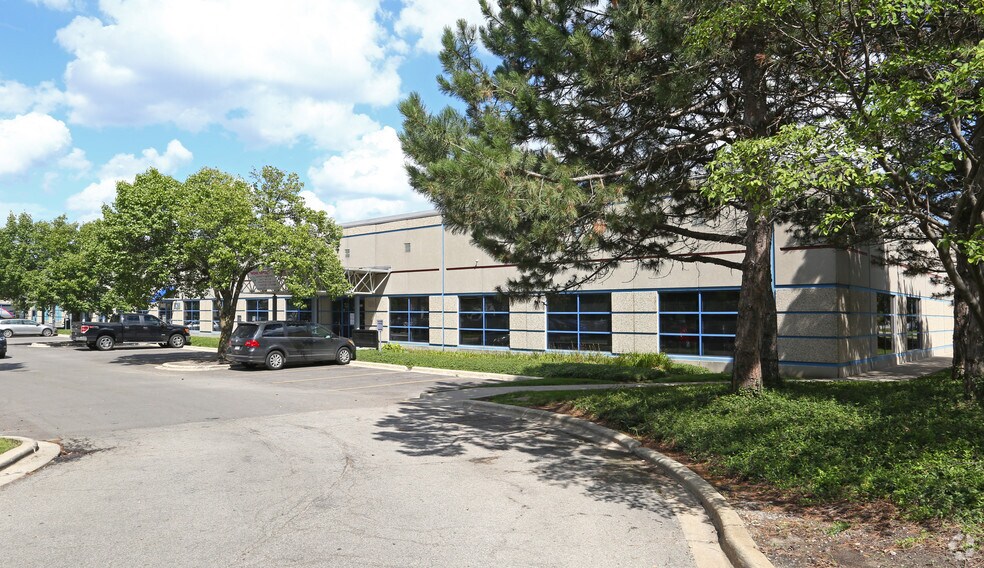 More Photos Of 2500 W Bradley Pl, Chicago Unknown For Lease