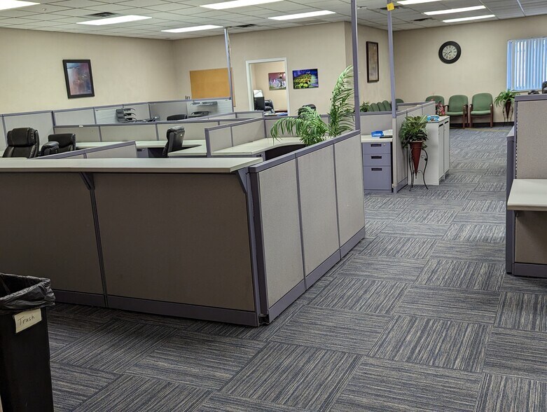 More Photos Of 222 W Main St, Belleville Medical For Sale
