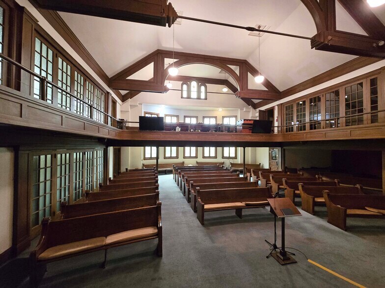 More Photos Of 5512 SE 73rd Ave, Portland Religious Facility For Sale