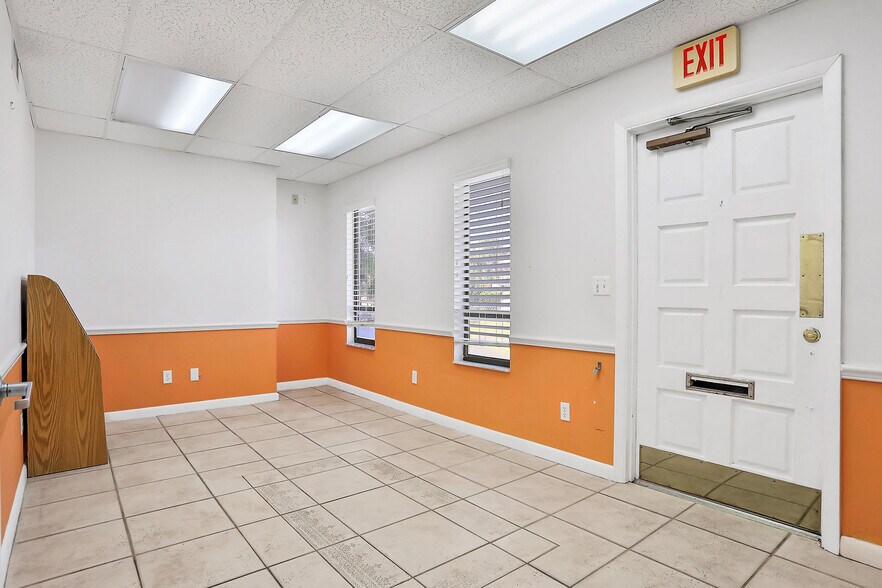 More Photos Of 162 Peninsula Dr S, Daytona Beach Medical For Sale