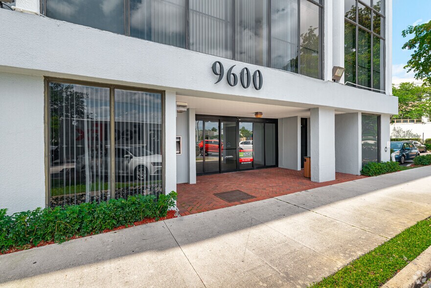 More Photos Of 9600 W Sample Rd, Coral Springs Office For Lease
