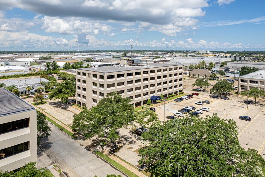 More Photos Of 880 W Commerce Rd, New Orleans Office For Lease