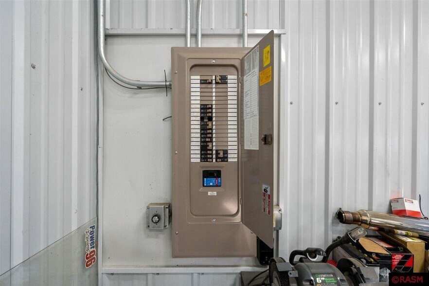 More Photos Of 213 Broadway Ave N, New Richland Light Distribution For Sale