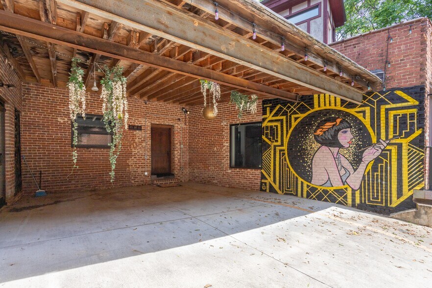 More Photos Of 705 N Main St, Winston-Salem Storefront Retail Office For Sale