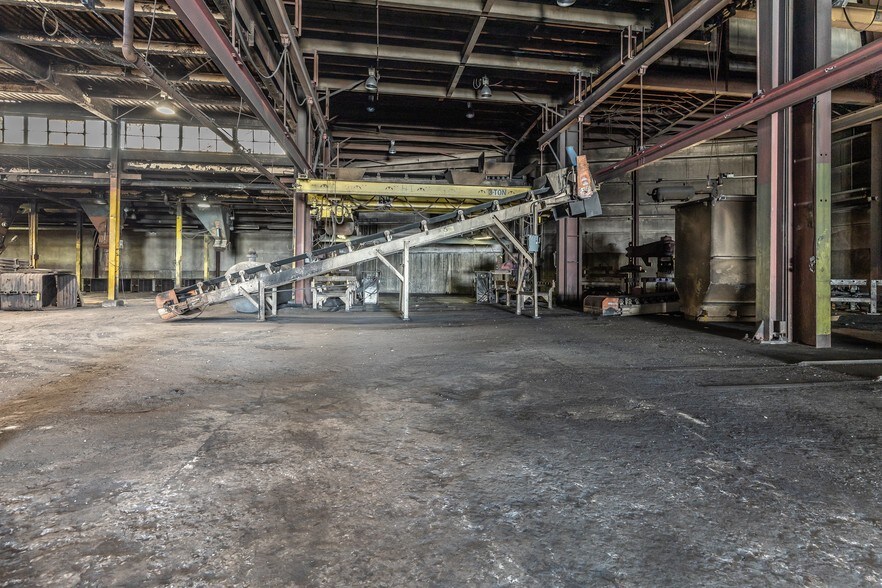 More Photos Of 283 N Main St, Fredericktown Industrial For Sale