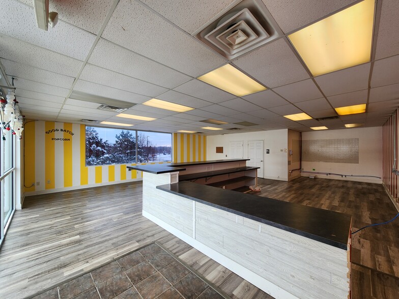 More Photos Of 635 N 9th St, Kalamazoo Freestanding For Lease