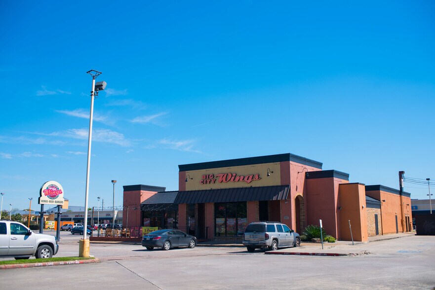 More Photos Of 5402 Hwy 6 N, Houston Restaurant For Lease