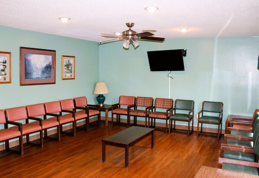 More Photos Of 280 General Daniel Ave N, Danielsville Medical For Lease