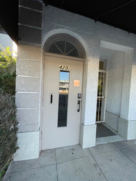 More Photos Of 418-420 N Larchmont Blvd, Los Angeles Office For Lease