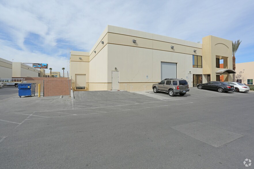 More Photos Of 4285 Wagon Trail Ave, Las Vegas Warehouse For Lease