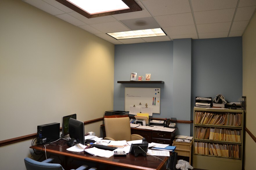 More Photos Of 792-806 W Bartlett Rd, Bartlett Loft Creative Space For Sale