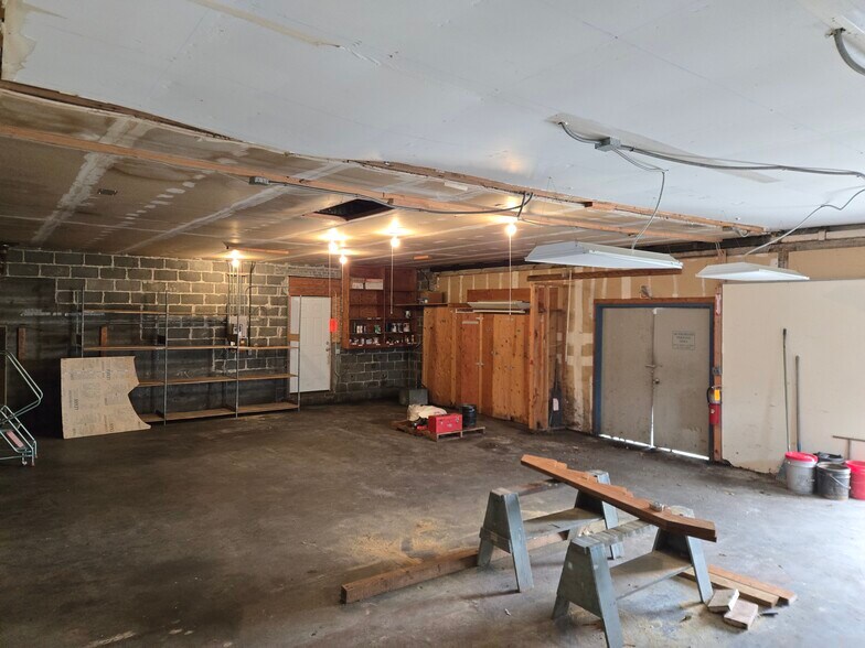 More Photos Of 1702 Pennsylvania Ave, Bremerton Industrial For Sale