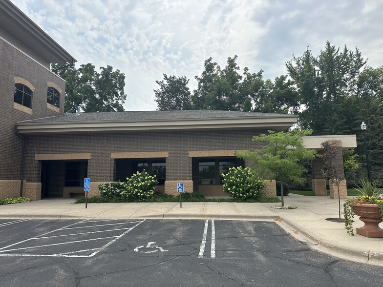 More Photos Of 900 6th St, Howard Lake Office For Lease