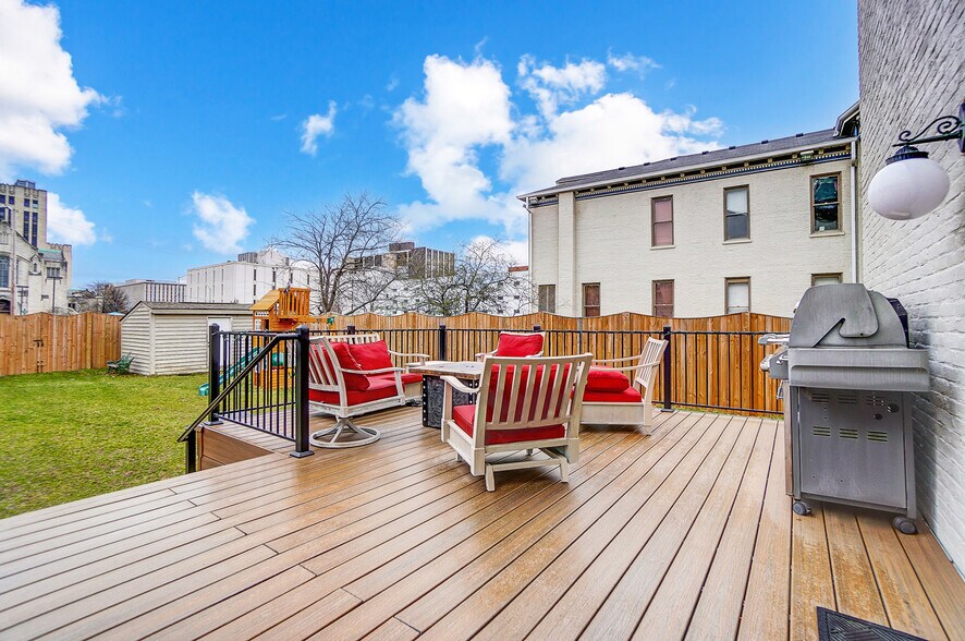 More Photos Of 208 W Monument Ave, Dayton Office Residential For Sale