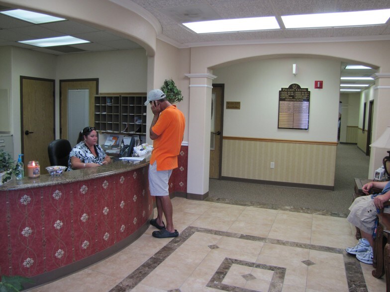 More Photos Of 18245 Paulson Dr, Port Charlotte Office For Sale